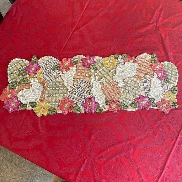 Brand New Colorful 36" Easter Bunnies Eggs Floral Spring Beaded Table Runner - Picture 3 of 13